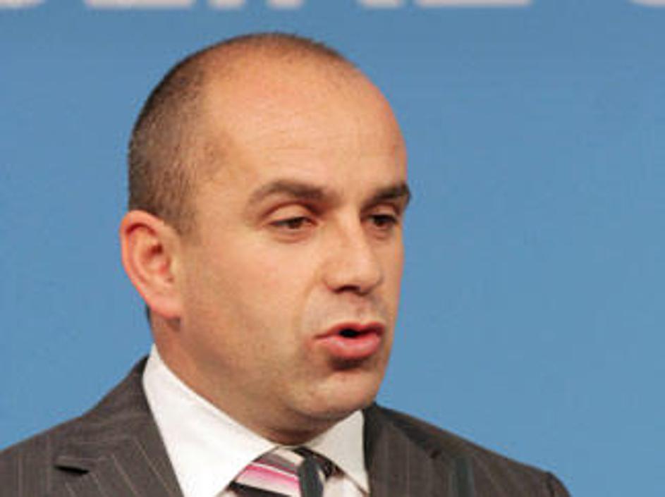 Po besedah Marjana Hribarja je turizem začel znamko uporabljati takoj, prvi odzi