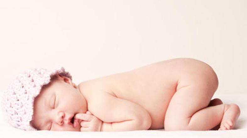 Porodne bolečine koristijo pri tkanju vezi med materjo in novorojenčkom, trdi Wa