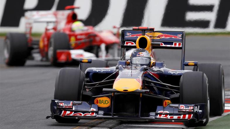 Vettel letos ne želi ponoviti lanske napake, ko je vodil, nato pa trčil. (Foto: 