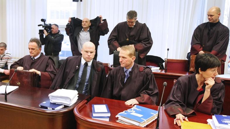 Slovenija 16.01.2013 Kranjsko okrozno drzavno tozilstvo je sicer na podlagi obse