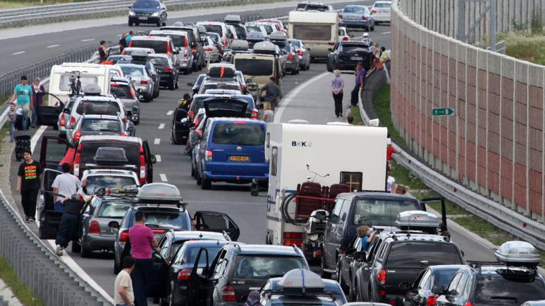 Gneča na mejnem prehodu Gruškovje.