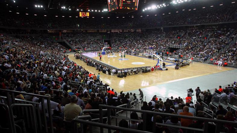 V zagrebški Areni je bilo zelo vroče tudi na tribunah. (Foto: Nik Rovan)