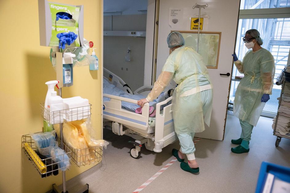 covid-19 bolnišnica Jesenice bolniki epidemija