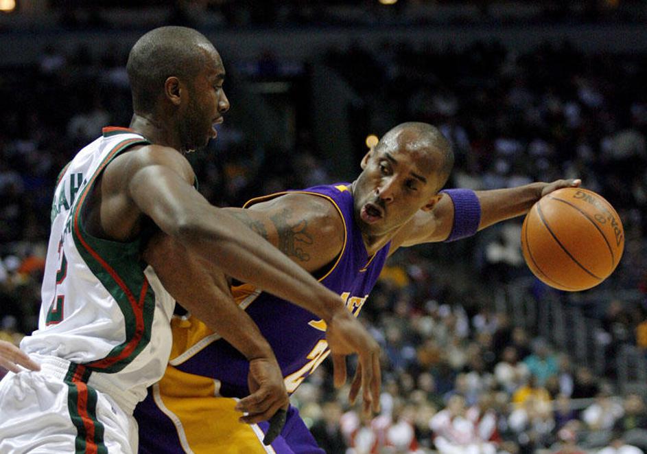 NBA Lakers Bucks 2009 Bryant Bell