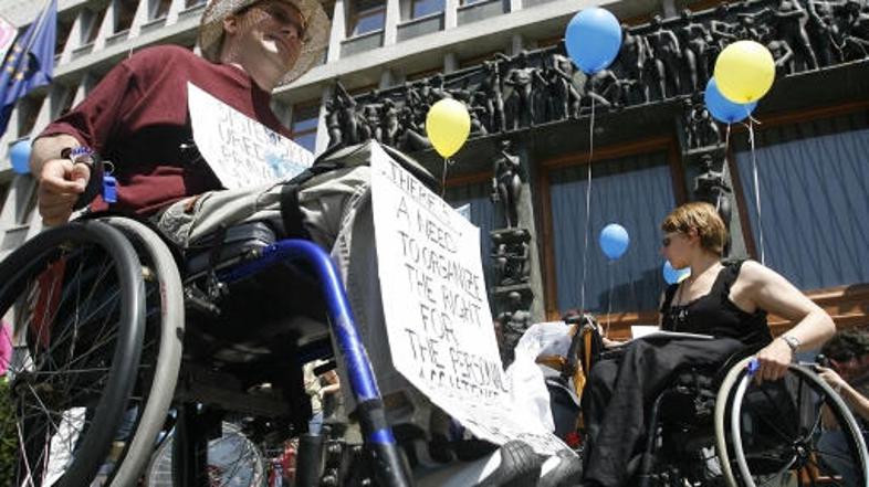 Predstavniki društva so svoj predlog predali predstavniku predsednika republike,