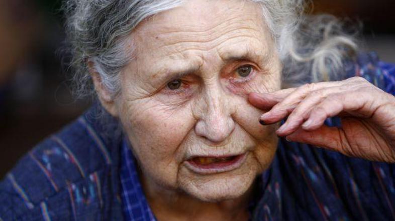 Nobelovo nagrajenko pestijo težave s hrbtom.