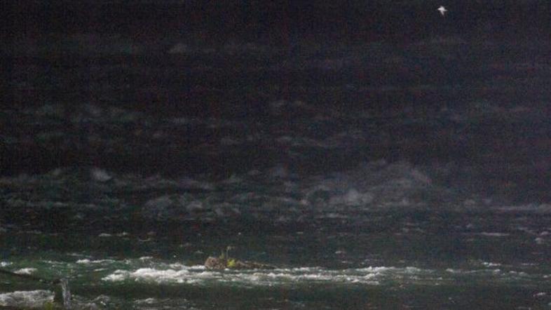 Američan se je sprehodil čez največjega od Niagarskih slapov