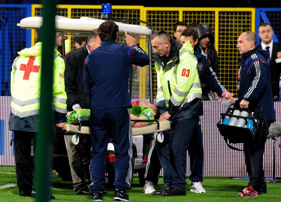 igor akinfeev podgorica rusija črna gora voziček zdravnik euro 2016