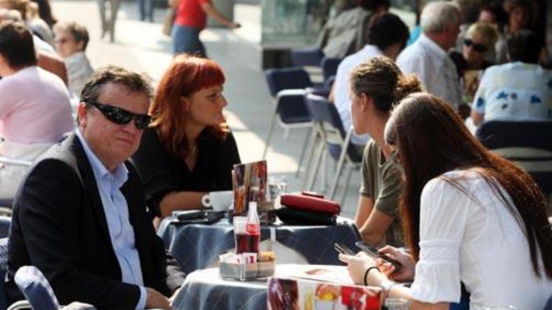 Šrot si je le nekaj ur po hišni preiskavi privoščil kavico v središču Ljubljane.