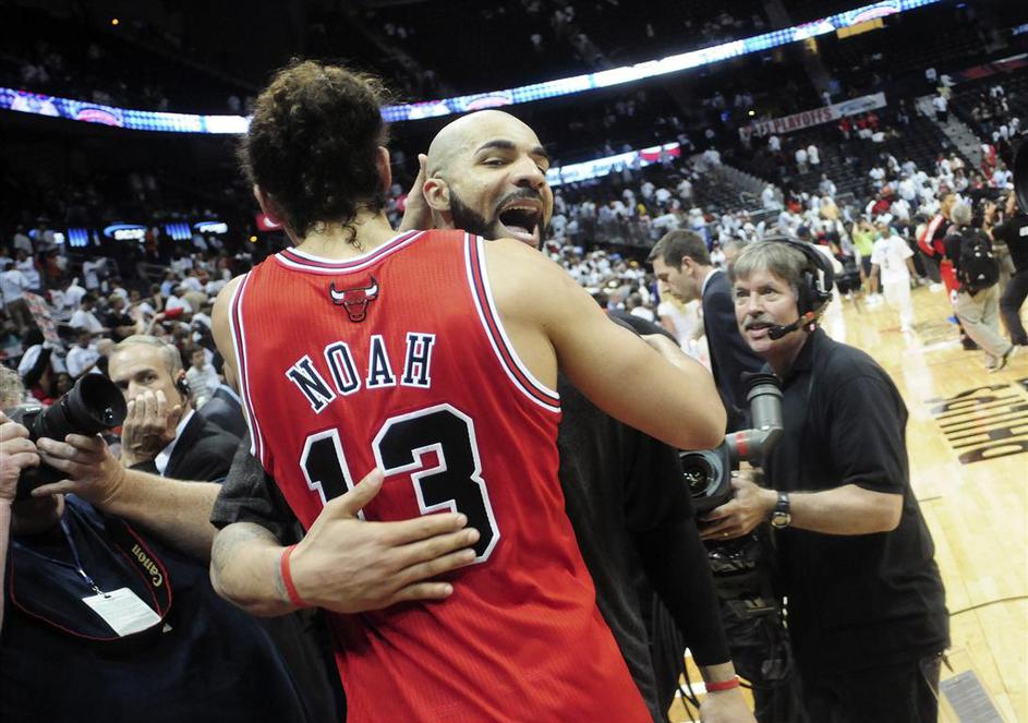 Joakim Noah in Carlos Boozer