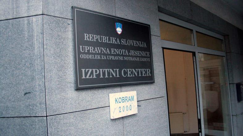 Policija preverja poslovanje jeseniškega izpitnega centra za daljše prejšnje obd