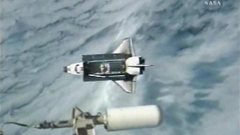 Celotna misija Atlantisa, ki naj bi sprva trajala enajst dni, bo zaradi zapletov