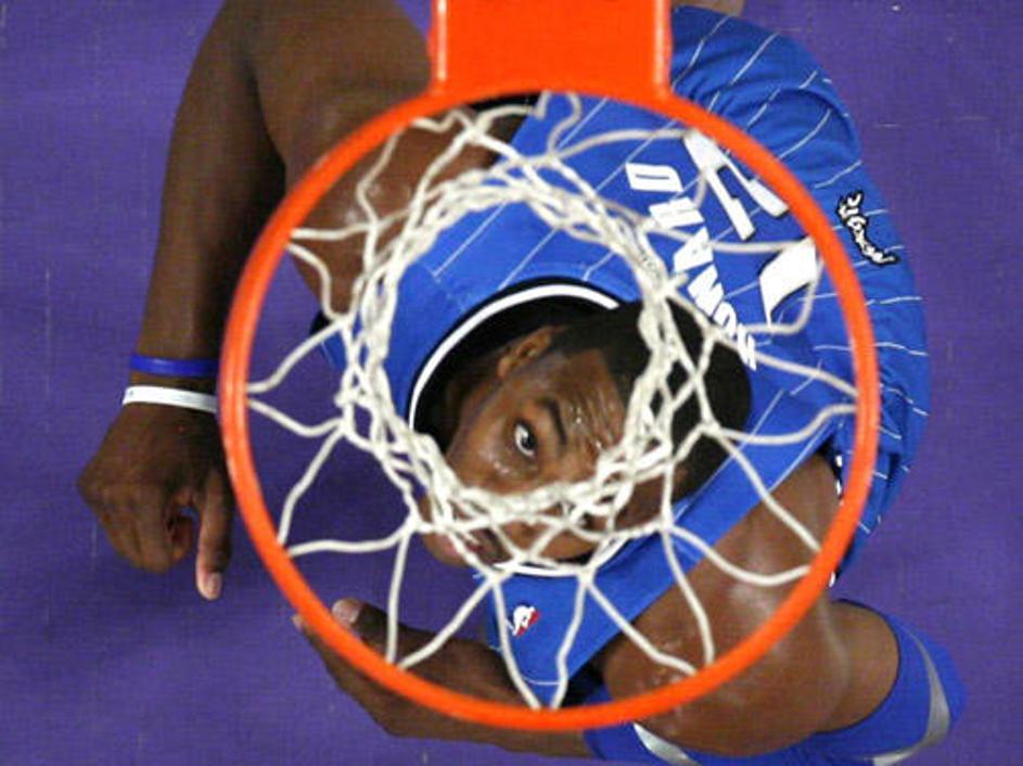 Dwight Howard je na prvi tekmi dosegel 12 točk (10 prostih metov) in imel 15 sko