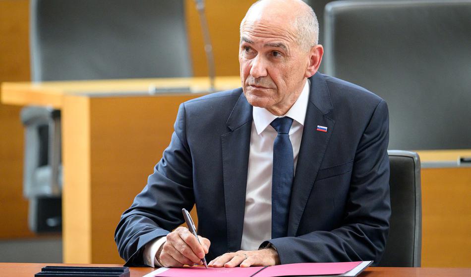 Na mizi nov predlog: Tujcem bi odvzeli volilno pravico