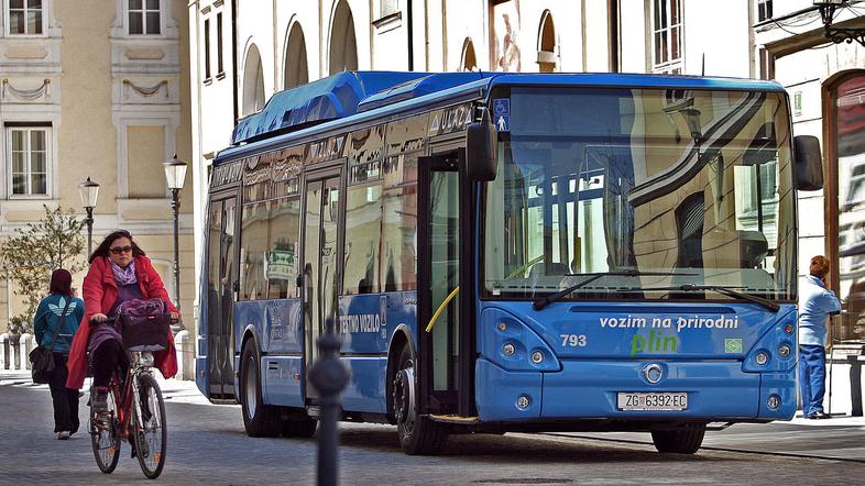 Zagreb je Ljubljani posodil avtobus na zemeljski plin, ki so ga testirali v LPP.