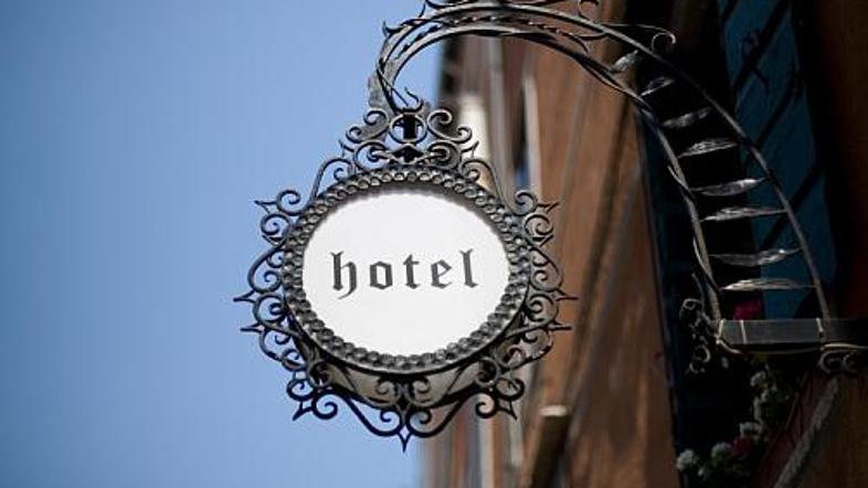 Stvari najhitreje izginjajo iz hotelov nižjega in srednjega cenovnega razreda. V