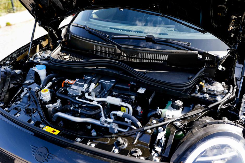 MINI John Cooper Works E | Avtor: Saša Despot