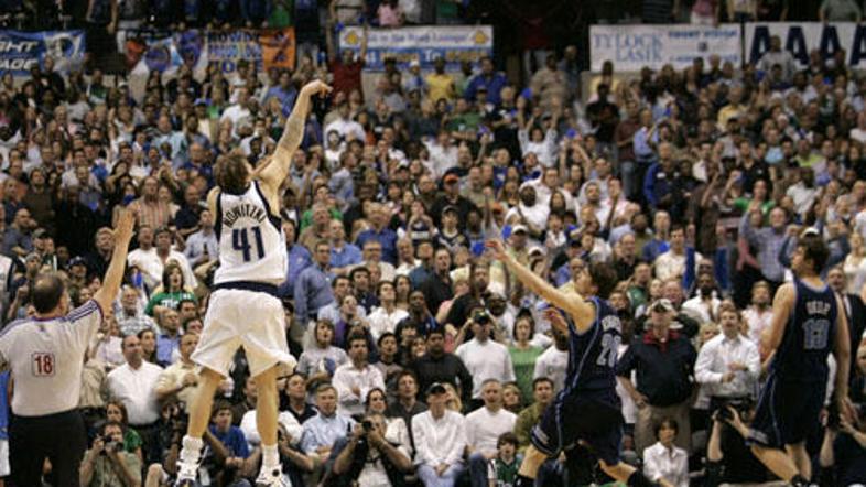 Dirk Nowitzki je s to trojko odločil tekmo.