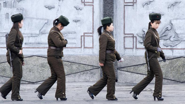 Severnokorejske vojakinje