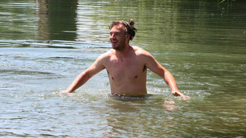 Krka je neprimerna za kopanje le od središča Novega mesta do jezu pri Mačkovcu.