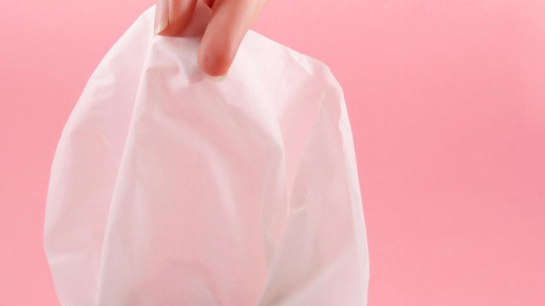 Pri blažjih simptomih si pomagajte z antihistaminiki v prosti prodaji, sicer obi