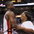 Dwayne Wade je pred tekmo takole objel svojo mamo.