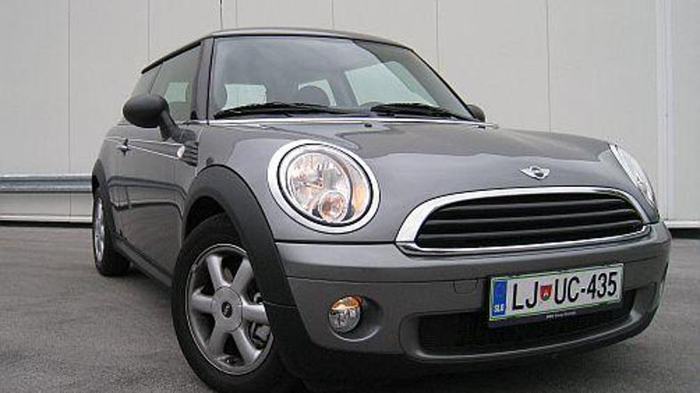 Tale ekomini je videti kot pravi in se enako dobro počuti tudi v ovinkih. Razlik