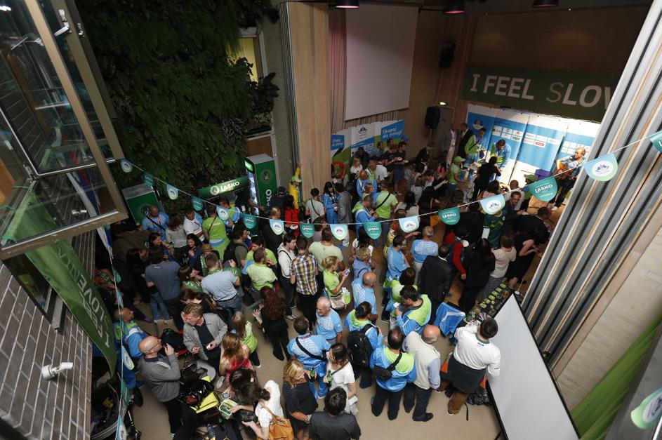 sprejem primož kozmus london pub slovenska hiša