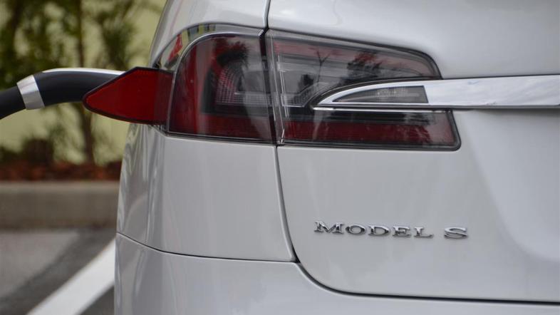 Super polnilnica Tesla