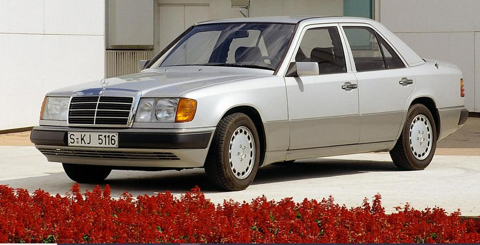 Mercedes-benz W124 | Avtor: Mercedes-Benz