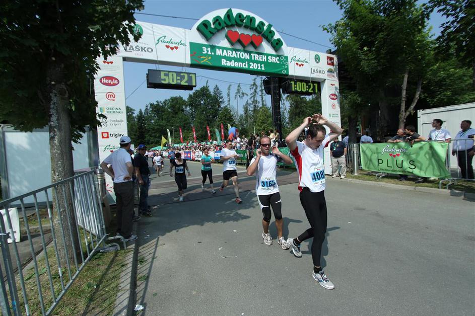 Če želite visokoresolucijsko fotografijo, nam pošljite elektronsko sporočilo na 