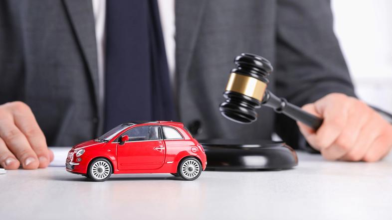 prodaja avtomobila, dražba