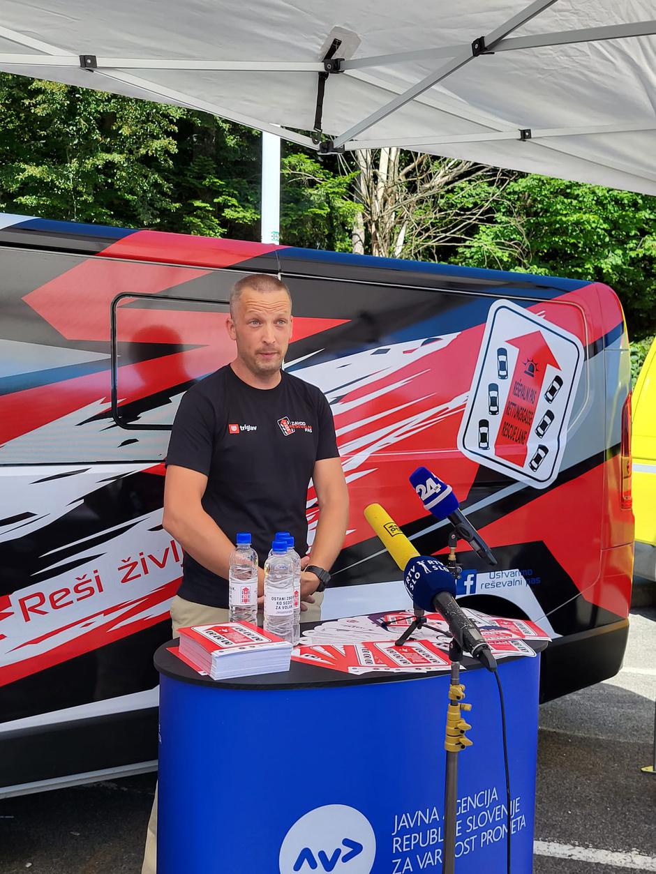 reševalni pas avp | Avtor: AVP