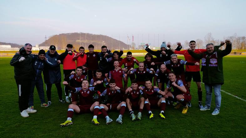 Precej sveža ekipa Triglava zmagala proti Krškemu.