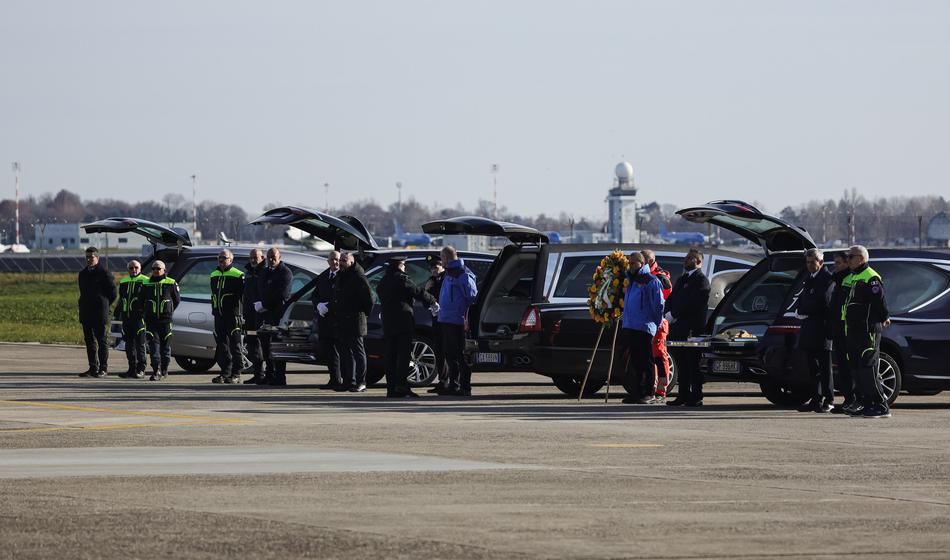 Po smrtonosnem požaru v Crans Montani: Župan se je posul s pepelom