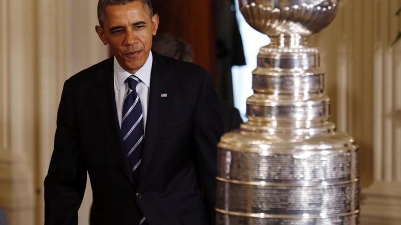 barack obama chicago blackhawks stanleyjev pokal sprejem