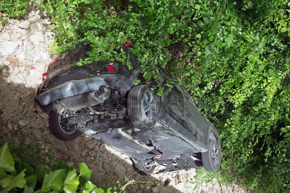 prometna nesreča prevrnjen avtomobil | Avtor: Profimedia