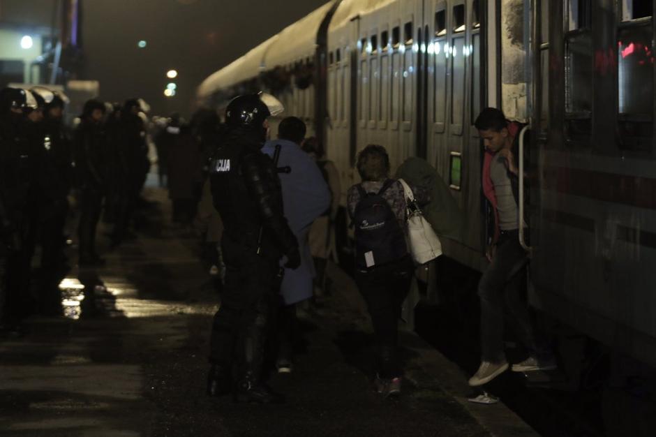 Vlak z begunci prispel v Središče ob Dravii | Avtor: Saša Despot