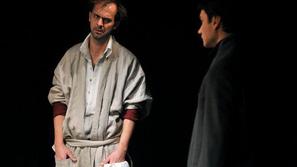 V glavnih vlogah blestita Uroš Fürst in Saša Tabaković. (Foto: SNG Drama Ljublja