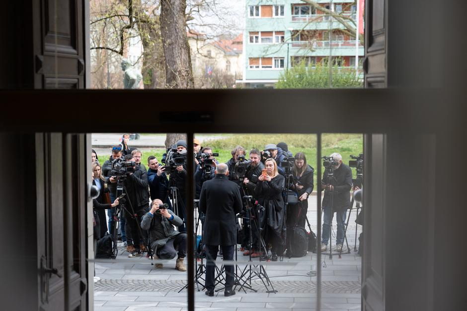 Janez Janša predsedniki parlamentarnih strank pri predsednici Nataši Pirc Musar | Avtor: UPRS/Boštjan Podlogar