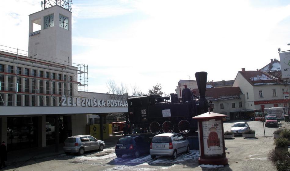 Na strehe postaj bi namestili panele, pa sploh ni jasno, ali bi zdržale