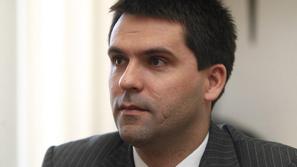 "Policisti so pretekli teden opravili šest hišnih preiskav na območju Maribora i