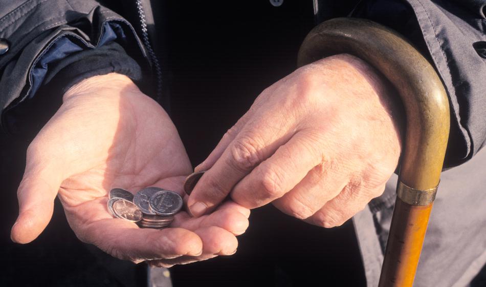 Po očitkih o "sramoti" ministrstvo razkrilo, kdo lahko dobi višje nadomestilo