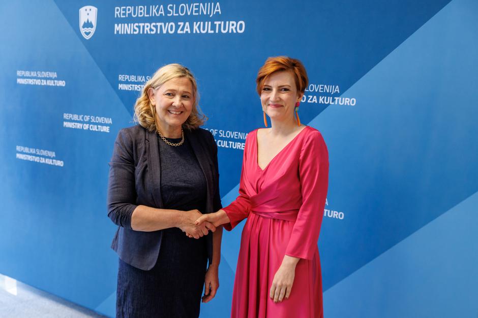 primopredaja Ignacija Fridl Jarc Asta Vrečko | Avtor: Nebojša Tejić/STA