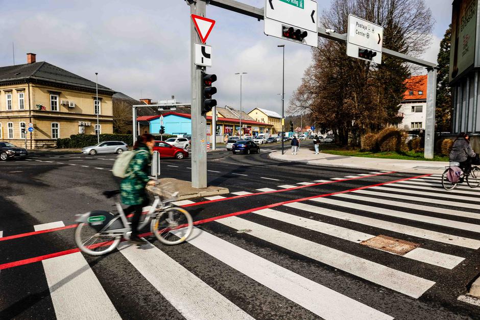 promet, kolesar, zebra | Avtor: Saša Despot