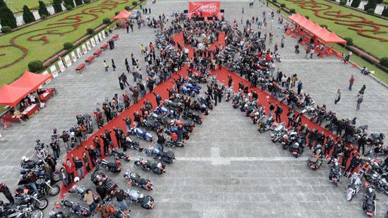 Od leta 1988 na prvi december obeležujemo svetovni dan boja proti aidsu.