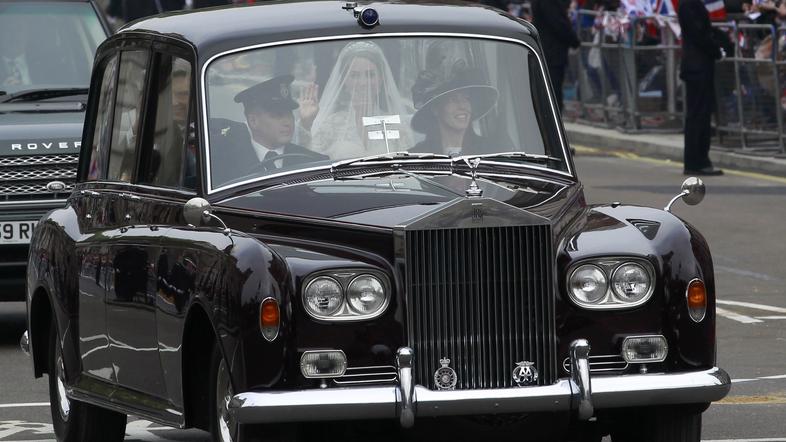 Kate Middleton se je na poroko pripeljala v unikatnem rolls-roycu phantom VI let