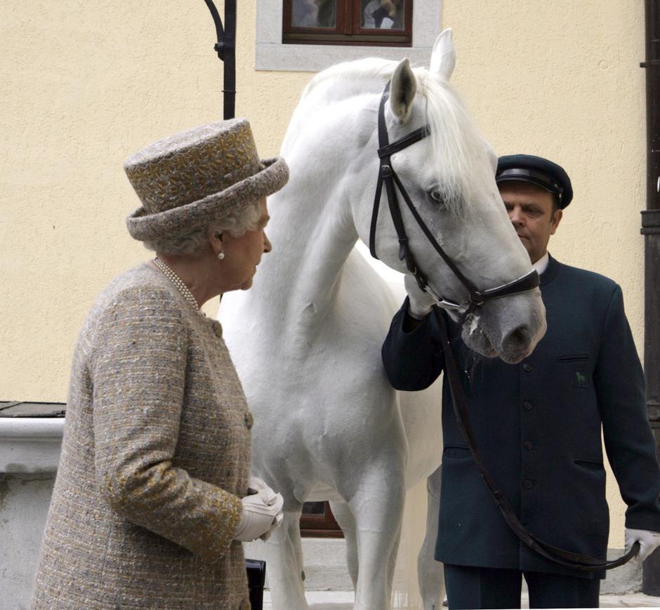 Lipica kraljica Elizabeta II. obisk v Sloveniji 2008 | Avtor: Profimedia