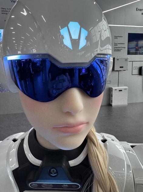 AiMoga Chery androidni robot