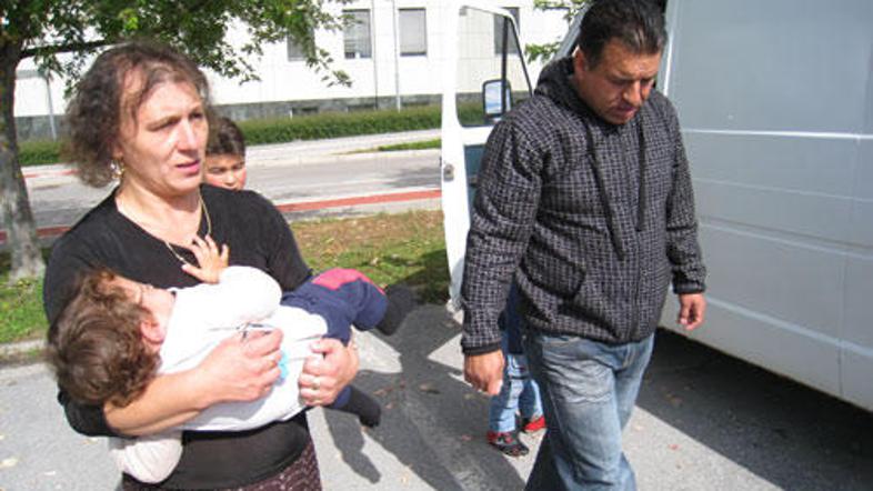 Roman Bizjak z ženo in vnukinjo, ki je bila priča krvavega obračuna z nožem.